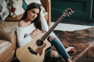 Olivia Faye feet photo 4