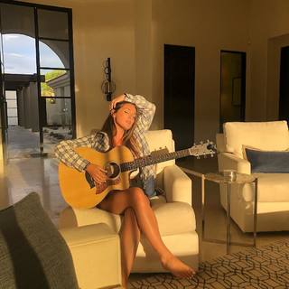 Olivia Faye feet photo 11
