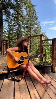 Olivia Faye feet photo 1