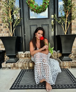 Olivia Faye feet photo 9