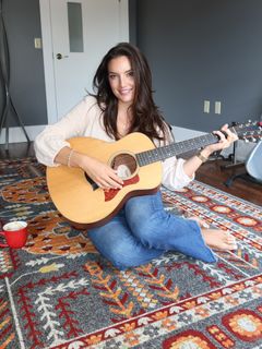 Olivia Faye feet photo 19