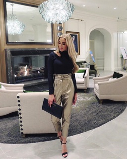 Olivia Harlan feet photo 2