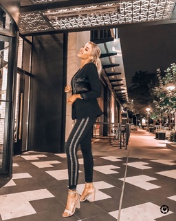 Olivia Harlan feet photo 3