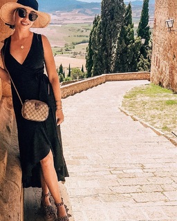 Olivia Harlan feet photo 18
