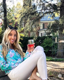 Olivia Harlan feet photo 9