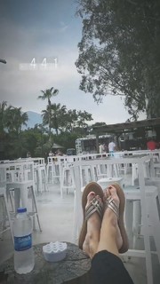 Olivia Harlan feet photo 10