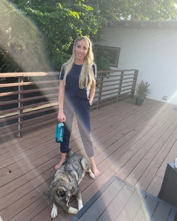 Olivia Harlan feet photo 3