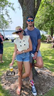 Olivia Harlan feet photo 10
