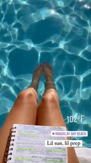 Olivia Harlan feet photo 4