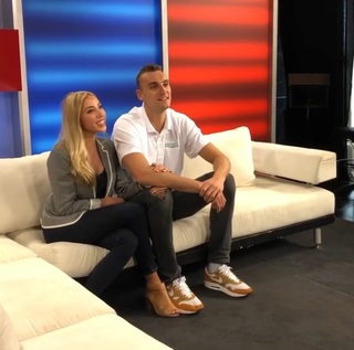 Olivia Harlan feet photo 17