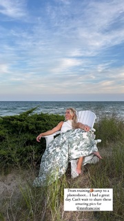 Olivia Harlan feet photo 17