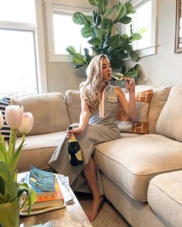 Olivia Harlan feet photo 17