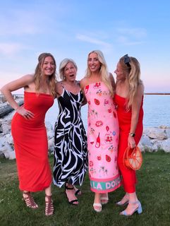 Olivia Harlan feet photo 15