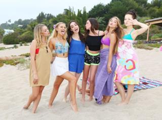 Olivia Holt feet photo thumbnail