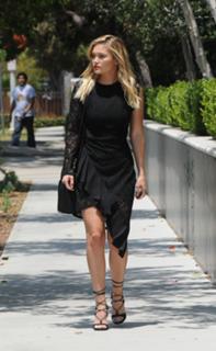 Olivia Holt feet photo thumbnail