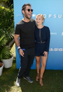 Olivia Holt feet photo thumbnail