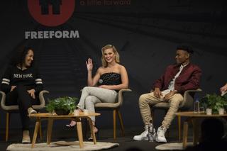 Olivia Holt feet photo thumbnail