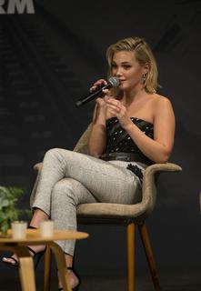 Olivia Holt feet photo thumbnail