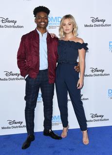 Olivia Holt feet photo thumbnail