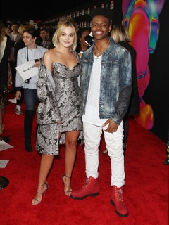 Olivia Holt feet photo thumbnail