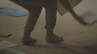 Olivia Holt feet photo thumbnail