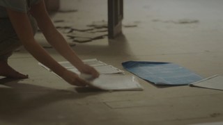 Olivia Holt feet photo thumbnail