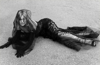 Olivia Holt feet photo thumbnail
