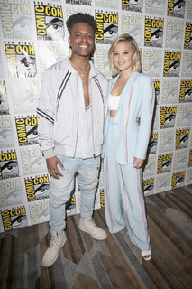 Olivia Holt feet photo thumbnail