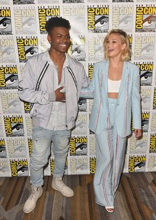 Olivia Holt feet photo thumbnail