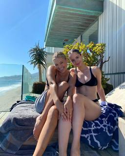 Olivia Holt feet photo thumbnail