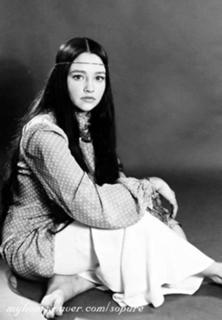 Olivia Hussey feet photo 12