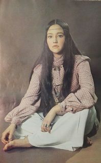 Olivia Hussey feet photo 11