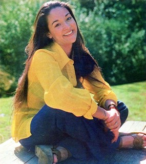 Olivia Hussey feet photo 10