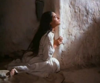 Olivia Hussey feet photo 6