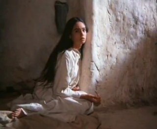 Olivia Hussey feet photo 5