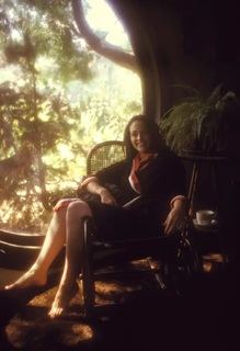 Olivia Hussey feet photo 3