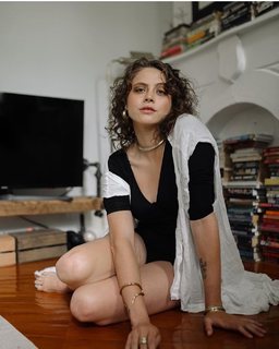 Olivia Luccardi feet photo 4