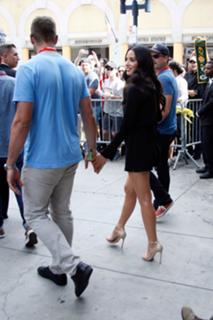 Olivia Munn feet photo thumbnail