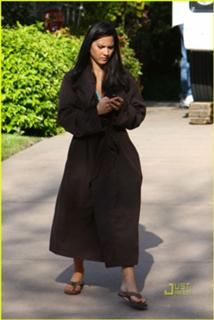 Olivia Munn feet photo thumbnail