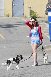Olivia Munn feet photo thumbnail