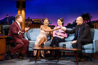 Olivia Munn feet photo thumbnail