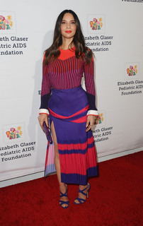 Olivia Munn feet photo thumbnail