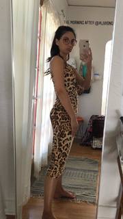 Olivia Munn feet photo thumbnail
