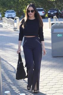 Olivia Munn feet photo thumbnail