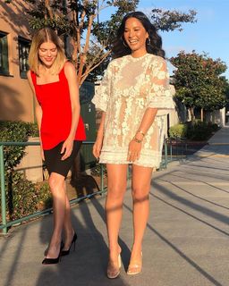 Olivia Munn feet photo thumbnail