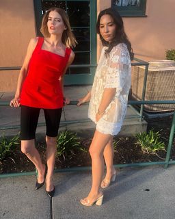 Olivia Munn feet photo thumbnail