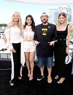 Olivia Munn feet photo thumbnail