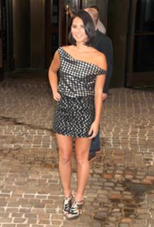 Olivia Munn feet photo thumbnail