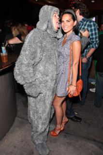 Olivia Munn feet photo thumbnail