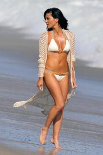 Olivia Munn feet photo thumbnail